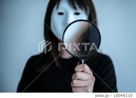 マスクの女 18046110