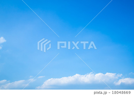 雲 積雲 雲片 青い空 一般的な空と雲 白い雲 秋の空 背景用素材 クラウド 青空 合成用背景 雲 積雲 雲片 青い空 一般的な空と雲 白い雲 秋の空 背景用素材 クラウド 青空 合成用背景 18048669
