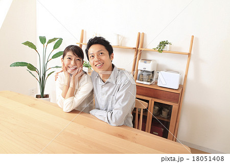 若い夫婦 若い夫婦 18051408