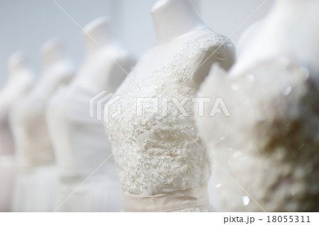 A few wedding dresses 18055311