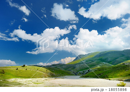 Beautiful view of Campo Imperatore plateau Beautiful view of Campo Imperatore plateau 18055898
