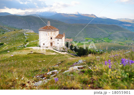 Small chapel near Rocca Calascio castle at sunset 18055901