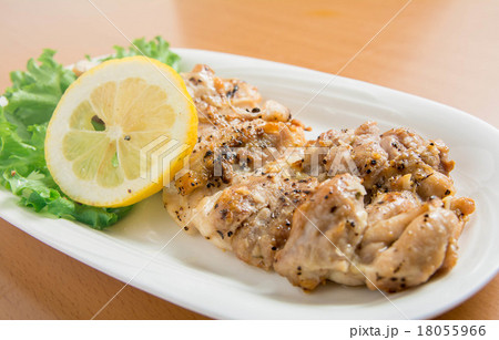 鶏肉のハーブ塩グリル焼き 18055966