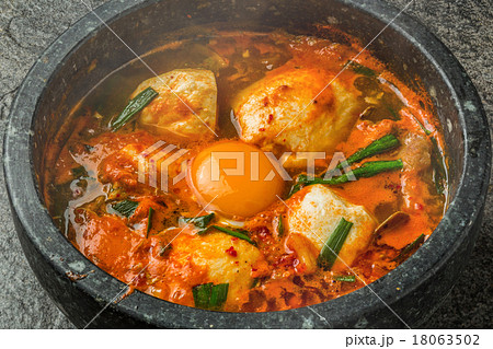 スンドゥブ 豆腐チゲ 韓国のグルメkimchi sundubu-jjigae Korean food スンドゥブ 豆腐チゲ 韓国のグルメkimchi sundubu-jjigae Korean food 18063502