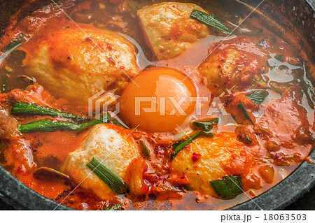 スンドゥブ 豆腐チゲ 韓国のグルメkimchi sundubu-jjigae Korean food 18063503
