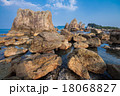 橋杭岩の夕景　南紀　串本　和歌山　 18068827