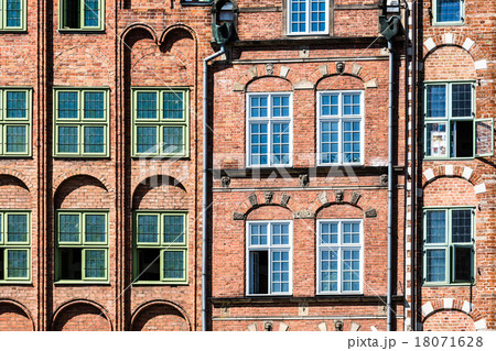 Colorful houses in Gdansk, Poland Colorful houses in Gdansk, Poland 18071628