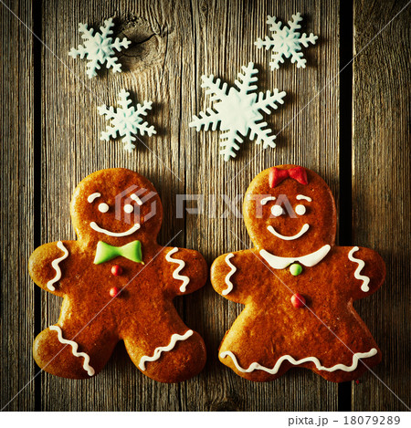 Christmas homemade gingerbread couple cookies 18079289