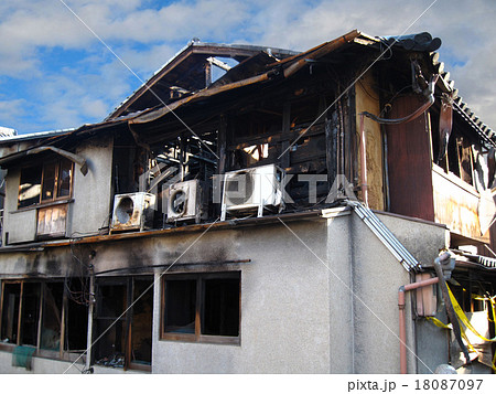 火災の焼け跡 18087097