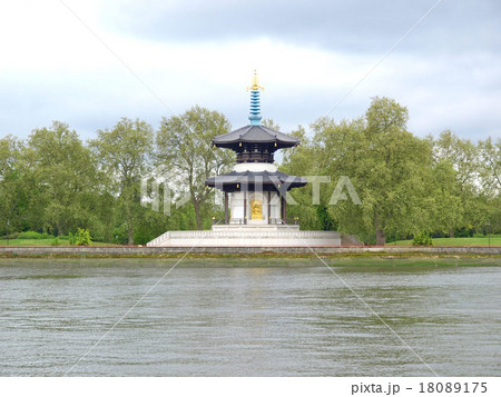 Peace Pagoda, London 18089175