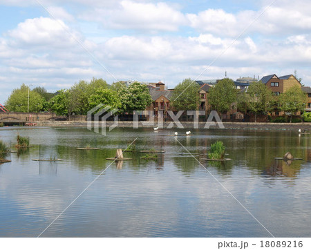 Surrey Water, London 18089216