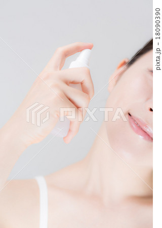 女性　化粧水 18090390