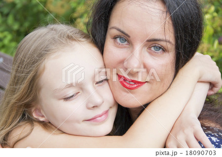Mother and daughter Mother and daughter 18090703