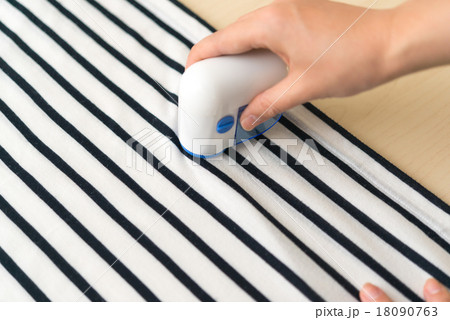 毛玉取り 18090763