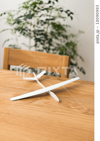 紙ひこうき 18090993