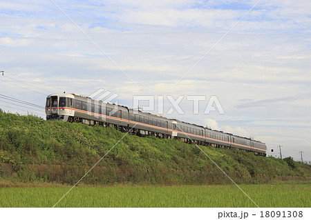 伊勢鉄道を行く特急南紀号 18091308