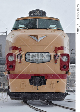ボンネット型特急電車 18093079