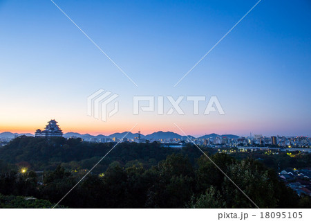 姫路城 夜明け 姫路城 夜明け 18095105