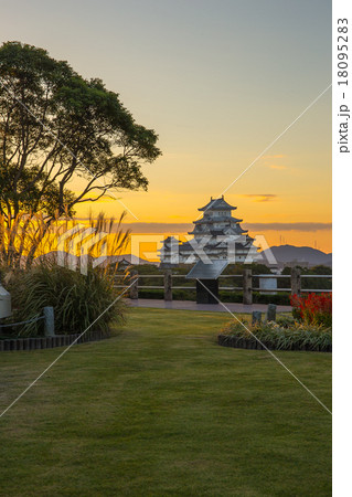 早朝の男山配水池公園 早朝の男山配水池公園 18095283