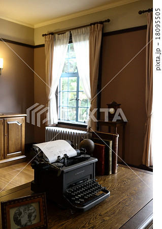 タイプライター タイプライター 18095505