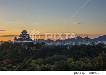 姫路城 夜明け 姫路城 夜明け 18097263