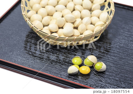 木の実 ぎんなん 銀杏 秋の味覚 木の実 ぎんなん 銀杏 秋の味覚 18097554