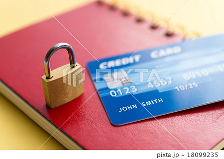 鍵とクレジットカード 18099235