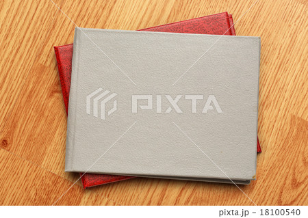 Blank document cover 18100540