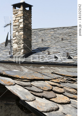 Stone roof tiles in Andorra 18102042