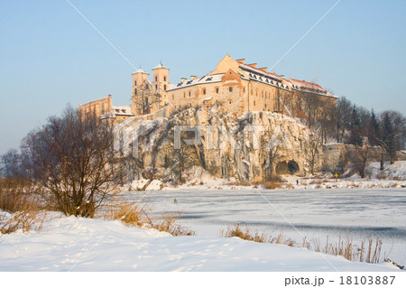 Benedictine abbey in Tyniec, Cracow. Benedictine abbey in Tyniec, Cracow. 18103887