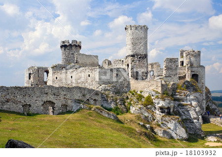 Ogrodzieniec Castle, Poland. Ogrodzieniec Castle, Poland. 18103932