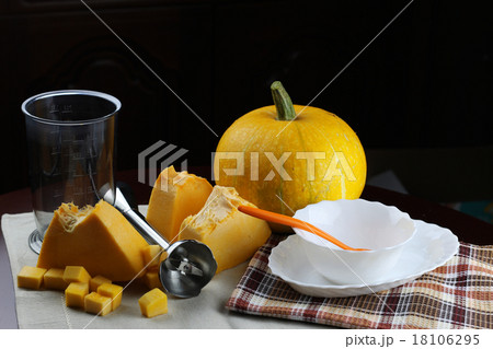 Pumpkin soup cooking Pumpkin soup cooking 18106295