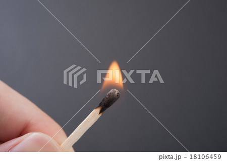 マッチ棒 18106459