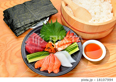 手巻き寿司イメージ。 18107994