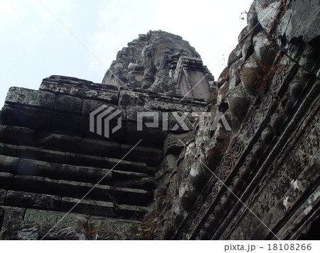 バイヨン寺院(アンコール遺跡群・アンコール・トム遺跡~シェムリアップ/カンボジア) バイヨン寺院(アンコール遺跡群・アンコール・トム遺跡~シェムリアップ/カンボジア) 18108266