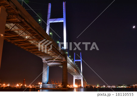 横浜ベイブリッジ 18110555