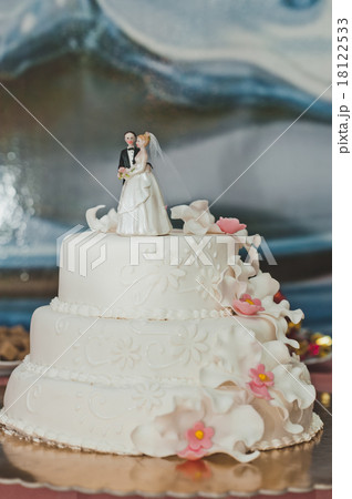 Fine festive pie in three circles 2797. 18122533