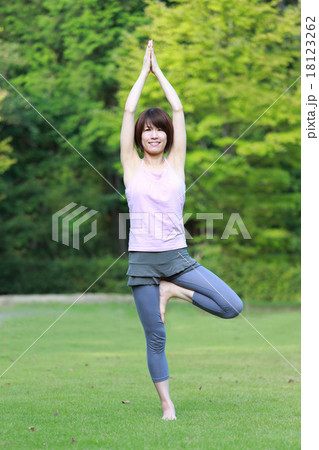 立木のポーズ 立木のポーズ 18123262