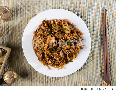 Fried Penang Char Kuey Teow Fried Penang Char Kuey Teow 18124113