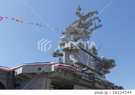 原子力空母ロナルド・レーガンの艦橋(横) 原子力空母ロナルド・レーガンの艦橋(横) 18124544