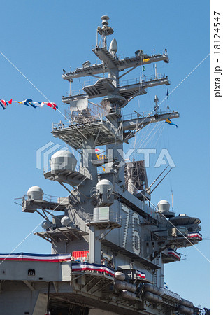 原子力空母ロナルド・レーガンの艦橋(縦) 18124547