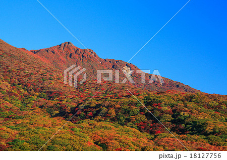 坊がつるからの大船山の紅葉 坊がつるからの大船山の紅葉 18127756