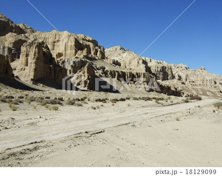 西チベットの乾燥地帯 18129099