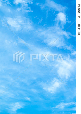 積雲 雲片 青い空 巻雲 巻積雲 白い雲 すじ雲 秋の空 背景用素材 クラウド 青空 合成用背景 積雲 雲片 青い空 巻雲 巻積雲 白い雲 すじ雲 秋の空 背景用素材 クラウド 青空 合成用背景 18130048