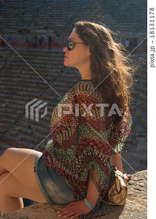 girl in sunglasses 18131178