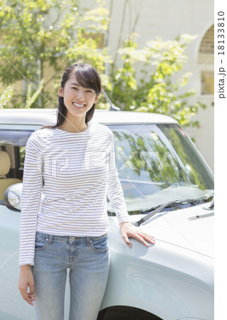 笑顔の女性 笑顔の女性 18133810