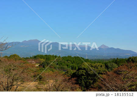 丸岡公園から望む霧島連山 18135512