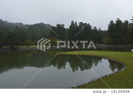毛越寺庭園 大泉ヶ池 毛越寺庭園 大泉ヶ池 18136698