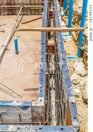 Metal mold for cement construction Metal mold for cement construction 18148153