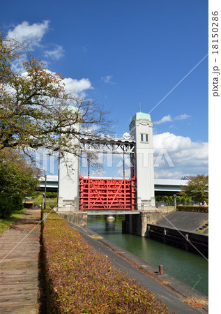 三栖閘門 18150286